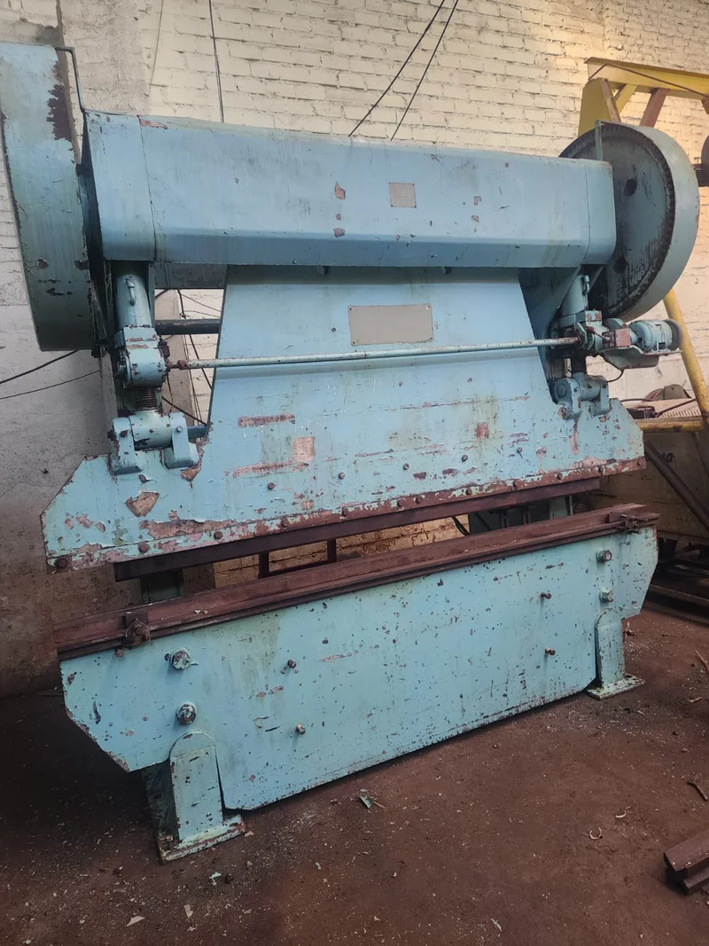 Dobradeira Fobesa - Corte e Dobra | Hercules Equipamentos